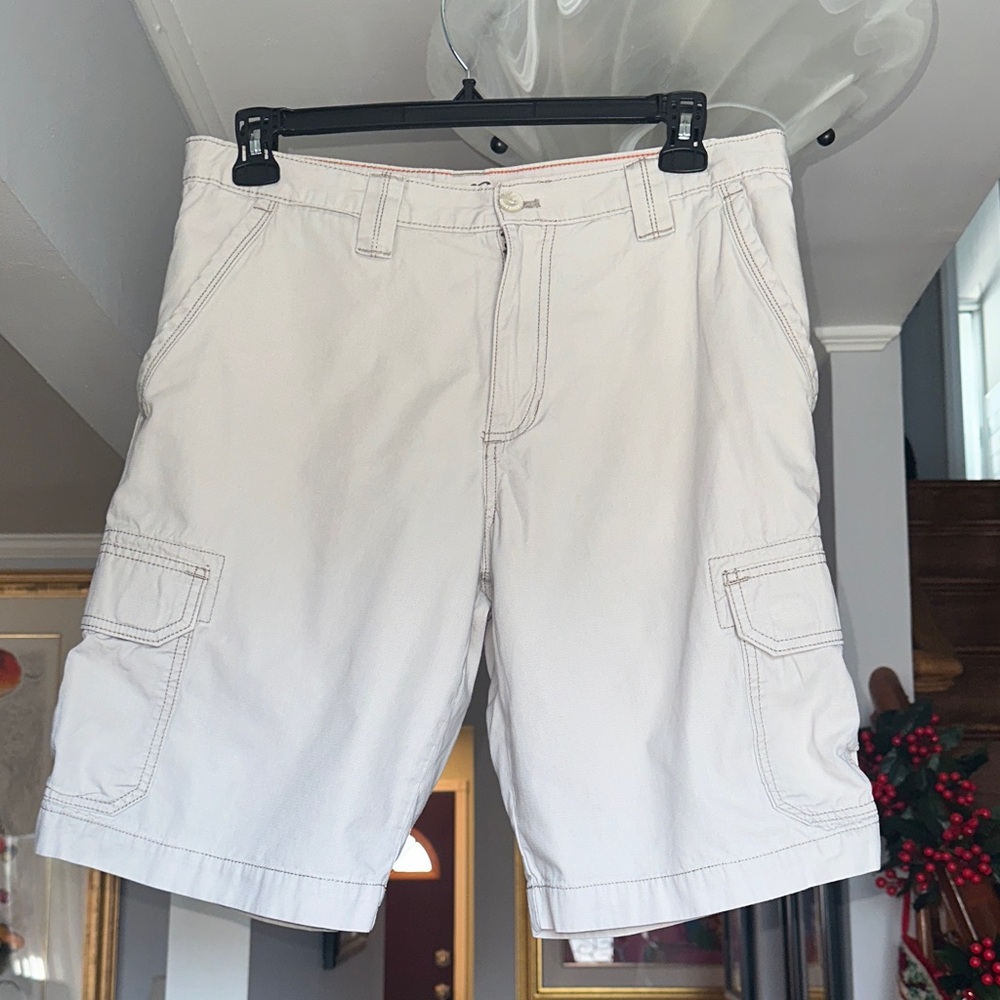 🌺 Eddie Bauer Men's Cream Cargo Shorts Sz 33W